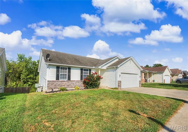Photo 2 of Single family home for sale at 292 Arbor Cir, Jackson, MO 63755 | MLS# MIS26056381 | Listing updated on 2026-09-03