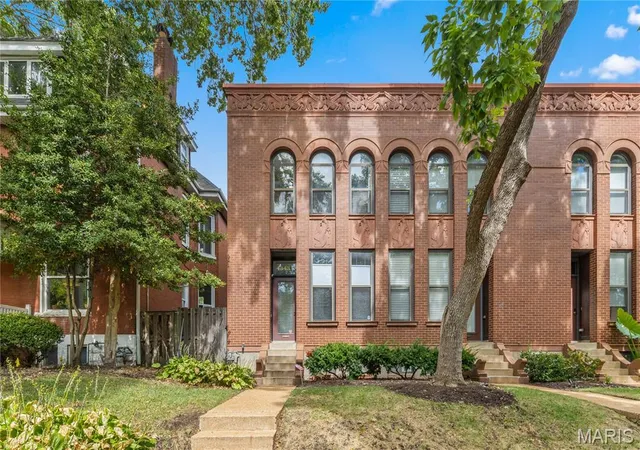 Photo 1 of Single family home for sale at 4343 Laclede Ave #H, Saint Louis, MO 63108 | MLS# MIS26056385 | Listing updated on 2026-09-30