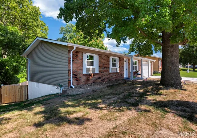 Photo 1 of Single family home for sale at 3424 La Salle Dr, Saint Charles, MO 63301 | MLS# MIS26056390 | Listing updated on 2026-09-13