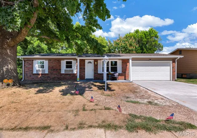 Photo 2 of Single family home for sale at 3424 La Salle Dr, Saint Charles, MO 63301 | MLS# MIS26056390 | Listing updated on 2026-09-13