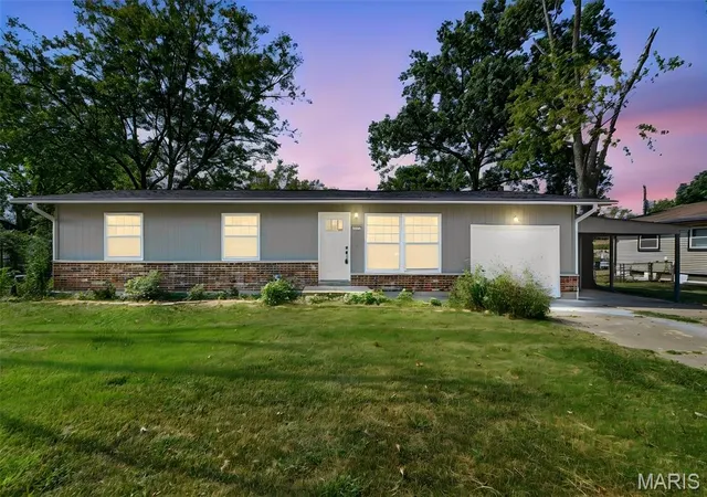 Photo 3 of Single family home for sale at 2271 Cessna Dr, Arnold, MO 63010 | MLS# MIS26056393 | Listing updated on 2026-09-21