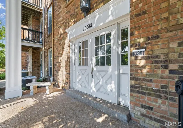 Photo 2 of Condo for sale at 10381 Oxford Hl Dr #1, Saint Louis, MO 63146 | MLS# MIS26056400 | Listing updated on 2026-09-08