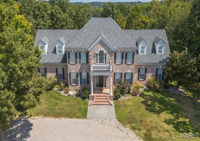 Photo 1 of Single family home for sale at 1 Twin Oaks Ln, Poplar Bluff, MO 63901 | MLS# MIS26056402 | Listing updated on 2026-09-08
