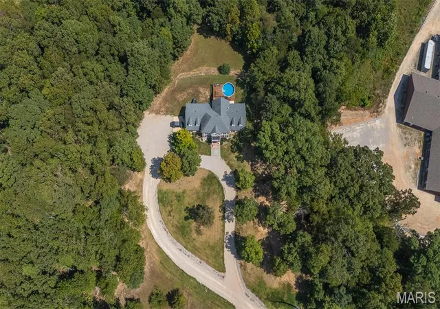 Photo 60 of Single family home for sale at 1 Twin Oaks Ln, Poplar Bluff, MO 63901 | MLS# MIS26056402 | Listing updated on 2026-09-08