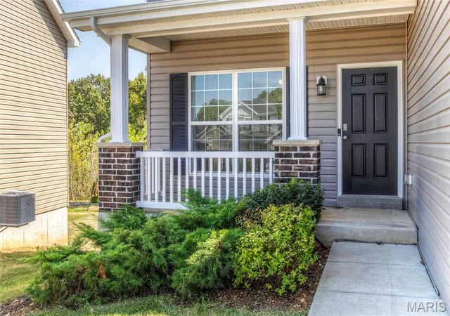 Photo 2 of Single family home for sale at 456 Dusty Brk Dr, O Fallon, MO 63366 | MLS# MIS26056414 | Listing updated on 2026-09-14