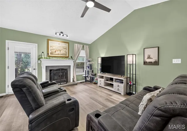 Photo 3 of Sale Pending at 72 Hickoryshade Ct, Saint Peters, MO 63376 | MLS# MIS26056421 | Listing updated on 2026-10-03