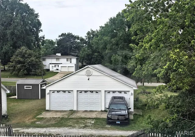 Photo 30 of Single family home for sale at 636 Jefferson St, Hillsboro, IL 62049 | MLS# MIS26056426 | Listing updated on 2026-09-02