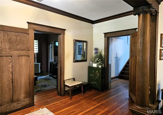 Photo 3 of Single family home for sale at 636 Jefferson St, Hillsboro, IL 62049 | MLS# MIS26056426 | Listing updated on 2026-10-06
