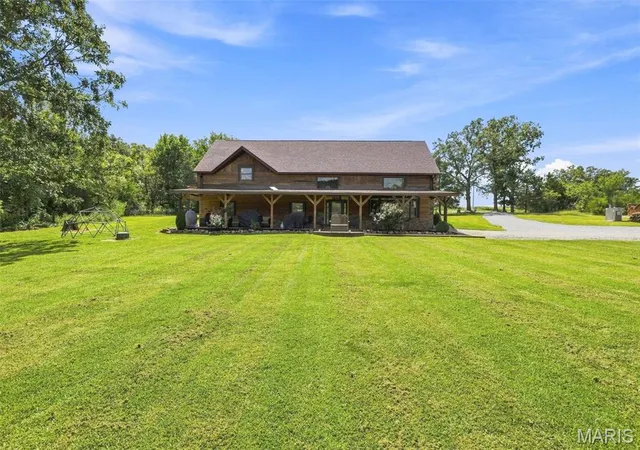 Photo 2 of Single family home for sale at 5501 Flatwoods Rd, Farmington, MO 63640 | MLS# MIS26056431 | Listing updated on 2026-10-07