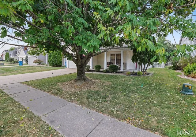 Photo 3 of Single family home for sale at 1776 Ambrose Ter Dr, Belleville, IL 62226 | MLS# MIS26056441 | Listing updated on 2026-10-24