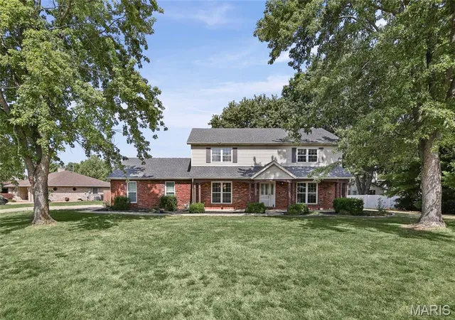 Photo 1 of Single family home for sale at 300 St Sabre Dr, Swansea, IL 62226 | MLS# MIS26056447 | Listing updated on 2026-09-17