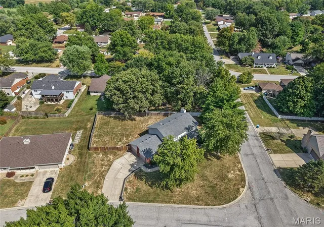 Photo 3 of Single family home for sale at 300 St Sabre Dr, Swansea, IL 62226 | MLS# MIS26056447 | Listing updated on 2026-09-17