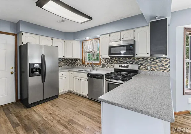 Photo 3 of Single family home for sale at 300 St Sabre Dr, Swansea, IL 62226 | MLS# MIS26056447 | Listing updated on 2026-09-17