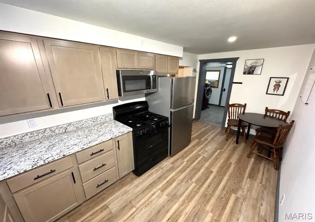 Photo 2 of Single family home for sale at 302 S 5th Street, La Grange, MO 63448 | MLS# MIS26056449 | Listing updated on 2026-10-27