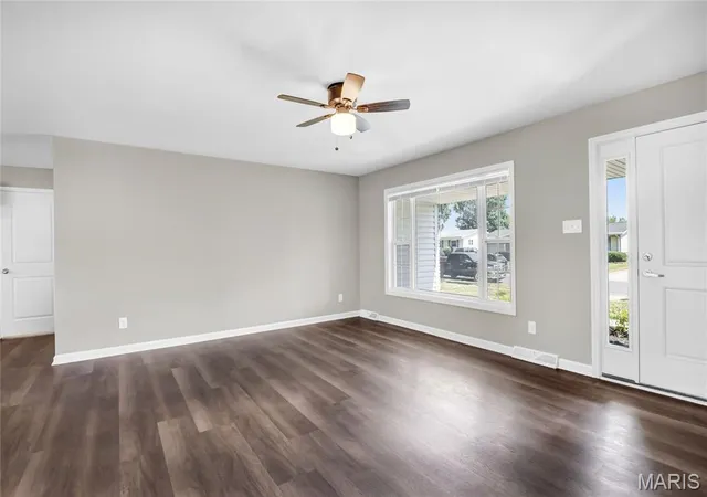 Photo 3 of Sale Pending at 375 Albert Dr, Florissant, MO 63031 | MLS# MIS26056452 | Listing updated on 2026-09-21