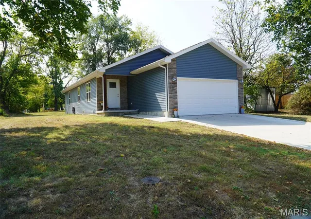 Photo 1 of Single family home for sale at 950 Main St, Lebanon, MO 65536 | MLS# MIS26056454 | Listing updated on 2026-09-03