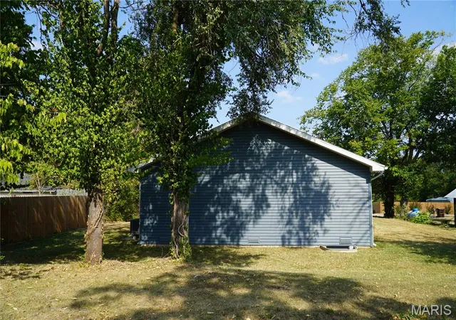 Photo 4 of Single family home for sale at 950 Main St, Lebanon, MO 65536 | MLS# MIS26056454 | Listing updated on 2026-09-03