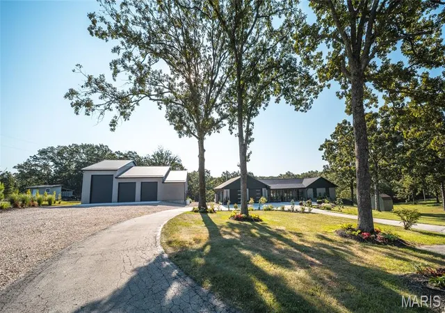 Photo 1 of Single family home for sale at 1724 Acid Mine Rd, Sullivan, MO 63080 | MLS# MIS26056458 | Listing updated on 2026-09-04