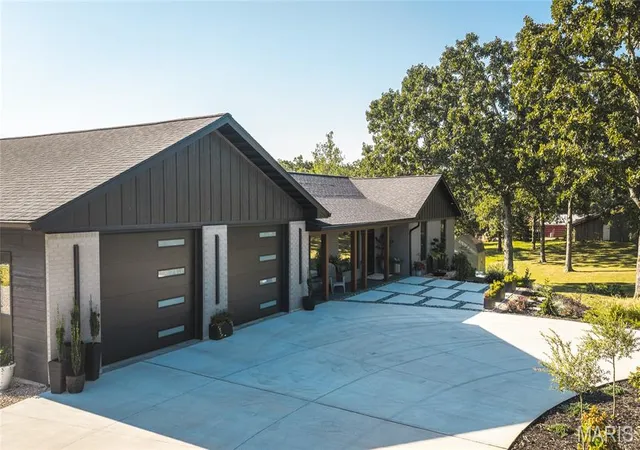 Photo 3 of Single family home for sale at 1724 Acid Mine Rd, Sullivan, MO 63080 | MLS# MIS26056458 | Listing updated on 2026-09-04