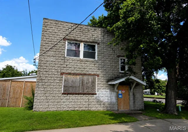 Photo 1 of Single family home for sale at 300 E Forest St, Hartford, IL 62048 | MLS# MIS26056466 | Listing updated on 2026-09-02