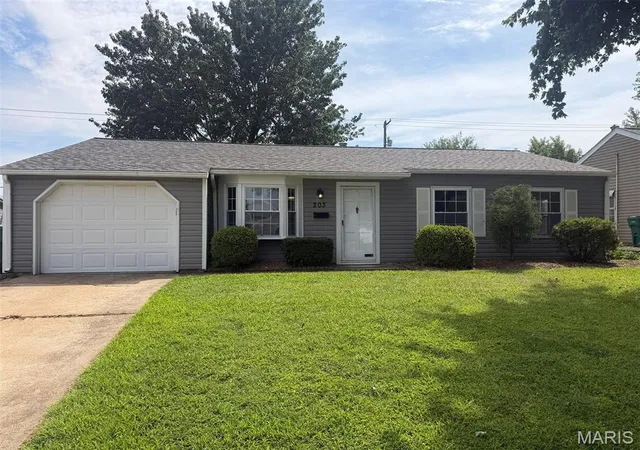 Photo 1 of Single family home for sale at 203 Dartmouth Dr, O Fallon, IL 62269 | MLS# MIS26056471 | Listing updated on 2026-09-02