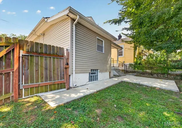 Photo 29 of Sale Pending at 2415 Florent Ave, Saint Louis, MO 63143 | MLS# MIS26056472 | Listing updated on 2026-09-28