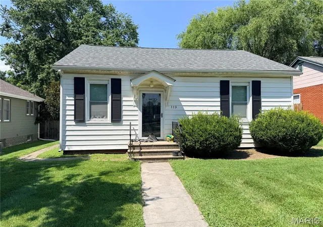 Photo 1 of Sale Pending at 119 N 40th Street, Belleville, IL 62226 | MLS# MIS26056473 | Listing updated on 2026-09-02