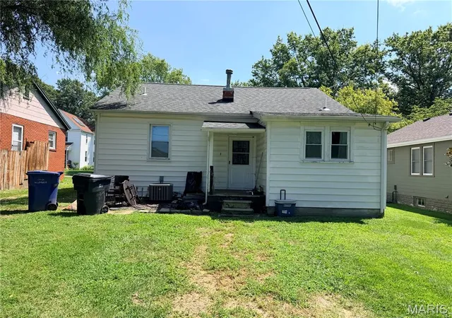 Photo 2 of Sale Pending at 119 N 40th Street, Belleville, IL 62226 | MLS# MIS26056473 | Listing updated on 2026-09-02