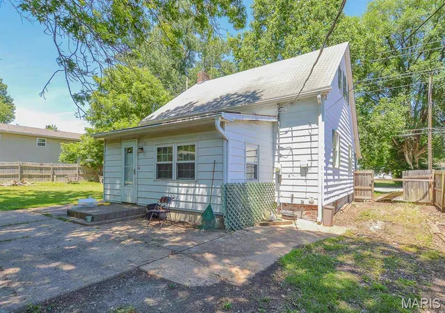 Photo 3 of Single family home for sale at 206 Gilbert St, Swansea, IL 62226 | MLS# MIS26056474 | Listing updated on 2026-09-03