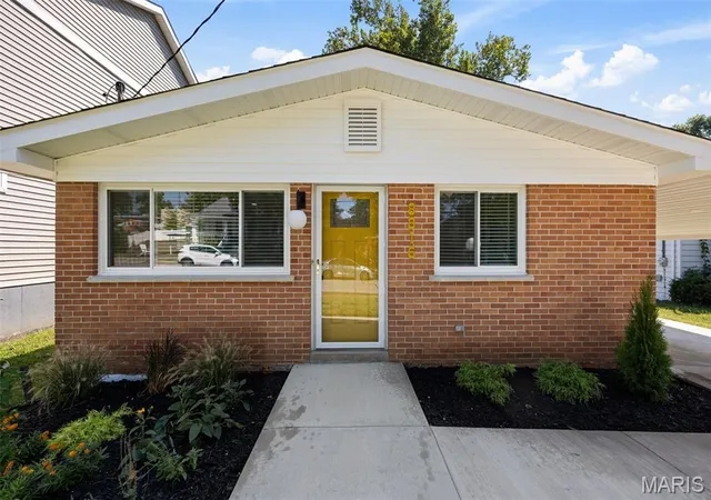 Photo 3 of Sale Pending at 8816 Bridgeport Ave, Saint Louis, MO 63144 | MLS# MIS26056478 | Listing updated on 2026-10-02