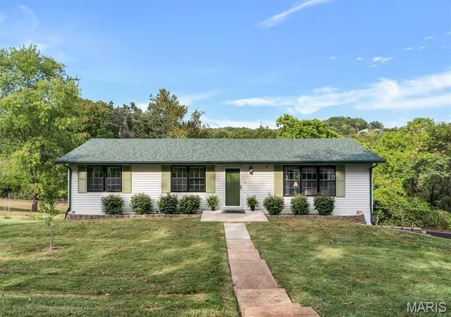 Photo 1 of Sale Pending at 6003 Clearview Dr, House Springs, MO 63051 | MLS# MIS26056485 | Listing updated on 2026-09-15