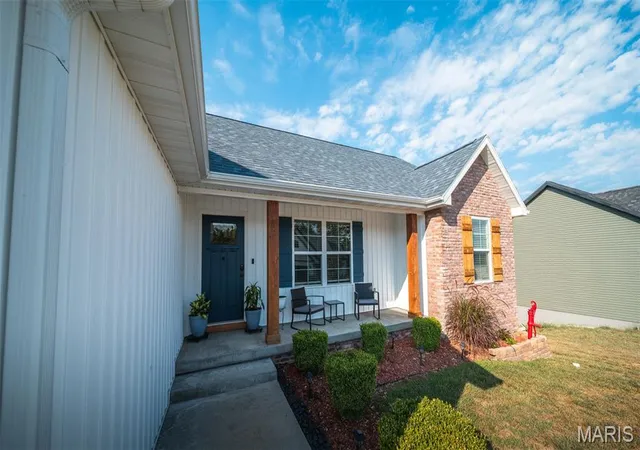 Photo 3 of Single family home for sale at 107 Alice Dr, Waynesville, MO 65583 | MLS# MIS26056499 | Listing updated on 2026-09-02
