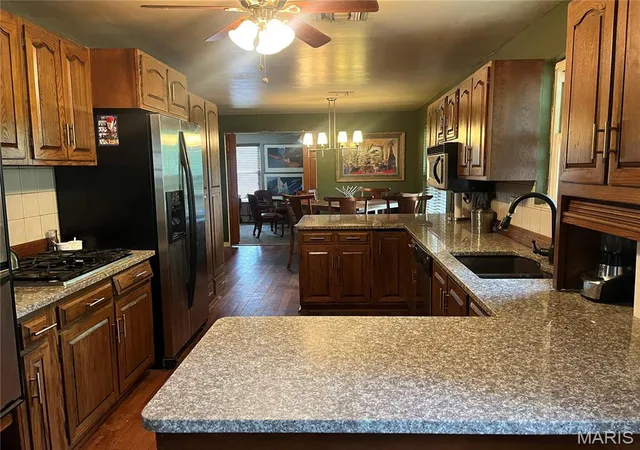 Photo 3 of Single family home for sale at 819 Willoway Ave, East Alton, IL 62024 | MLS# MIS26056501 | Listing updated on 2026-09-22