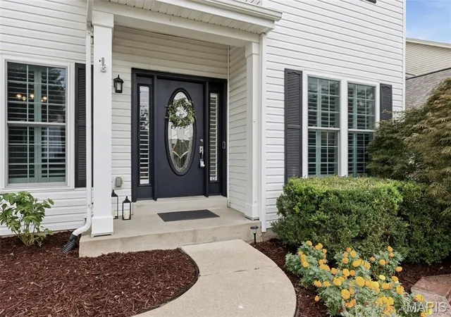 Photo 3 of Sale Pending at 5528 Providence Pl Dr, Saint Louis, MO 63129 | MLS# MIS26056504 | Listing updated on 2026-09-21
