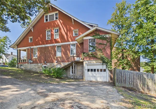 Photo 4 of Sale Pending at 432 N Main St, Poplar Bluff, MO 63901 | MLS# MIS26056508 | Listing updated on 2026-09-12