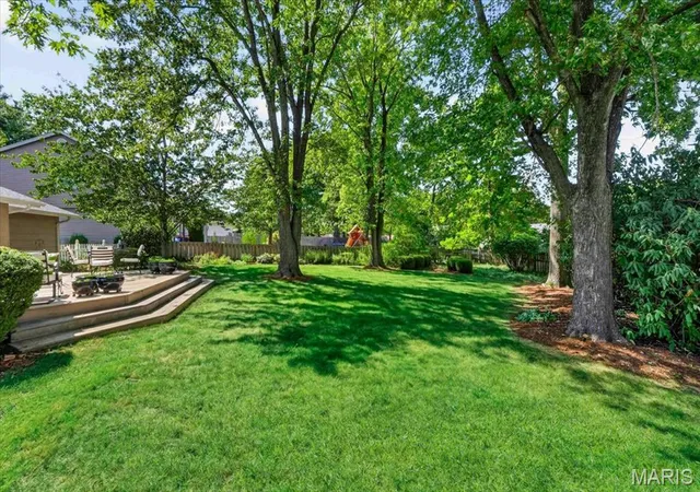 Photo 3 of Sale Pending at 15345 Country Ridge Dr, Chesterfield, MO 63017 | MLS# MIS26056537 | Listing updated on 2026-09-21