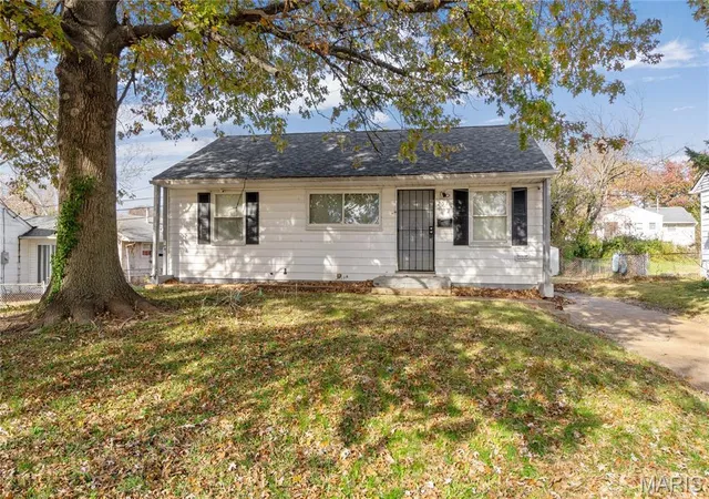 Single family home for sale at 257 Cameron Rd, Saint Louis, MO 63137 | MLS# MIS26056540