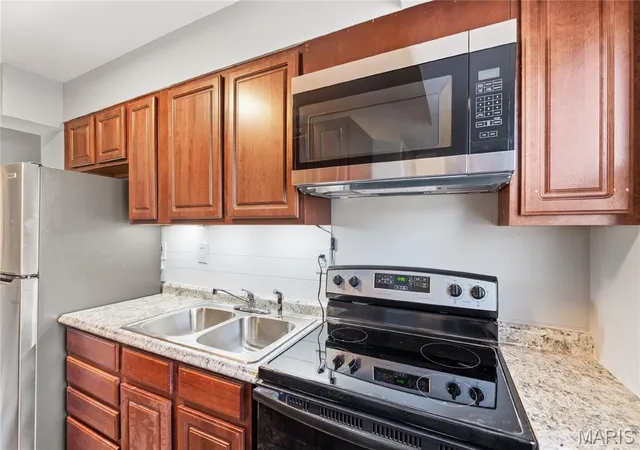 Photo 3 of Single family home for sale at 257 Cameron Rd, Saint Louis, MO 63137 | MLS# MIS26056540 | Listing updated on 2026-09-04