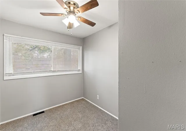 Photo 4 of Single family home for sale at 257 Cameron Rd, Saint Louis, MO 63137 | MLS# MIS26056540 | Listing updated on 2026-09-04