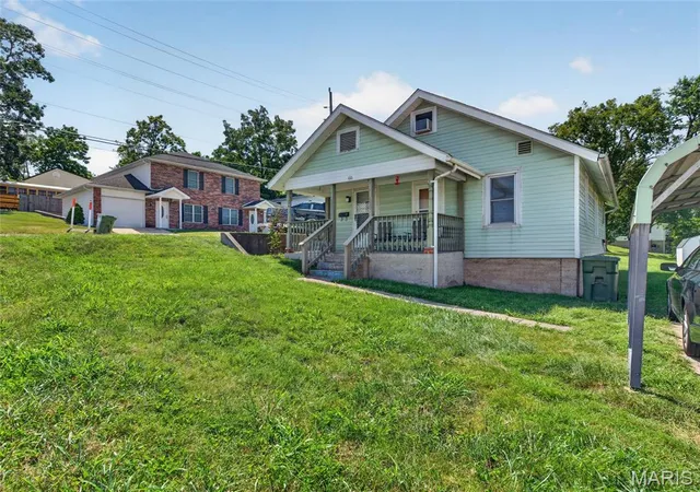 Photo 3 of Single family home for sale at 100 N Spilman Ave, Rolla, MO 65401 | MLS# MIS26056543 | Listing updated on 2026-09-02
