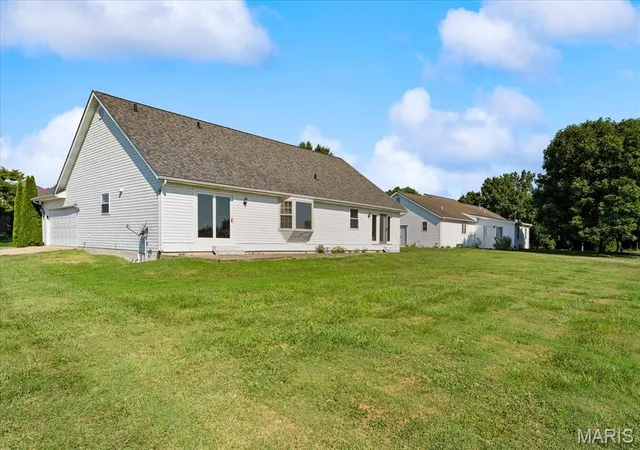 Photo 2 of Single family home for sale at 4609 Fountain Brk Dr, Waterloo, IL 62298 | MLS# MIS26056544 | Listing updated on 2026-09-07