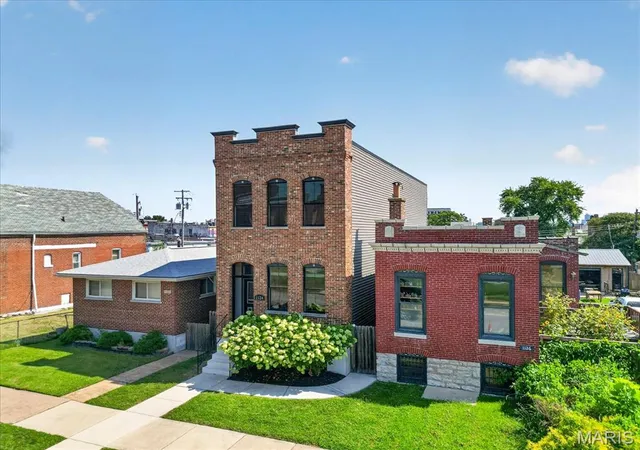 Photo 3 of Single family home for sale at 1124 Kentucky Ave, Saint Louis, MO 63110 | MLS# MIS26056547 | Listing updated on 2026-10-14