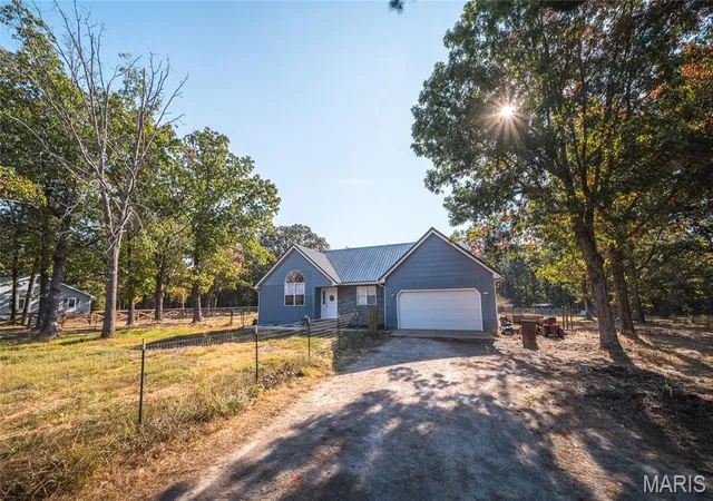 Photo 2 of Single family home for sale at 13964 Hickory Dr, Plato, MO 65552 | MLS# MIS26056551 | Listing updated on 2026-09-24