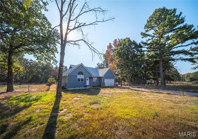 Photo 3 of Single family home for sale at 13964 Hickory Dr, Plato, MO 65552 | MLS# MIS26056551 | Listing updated on 2026-09-24
