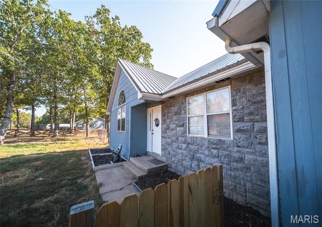 Photo 3 of Single family home for sale at 13964 Hickory Dr, Plato, MO 65552 | MLS# MIS26056551 | Listing updated on 2026-09-24