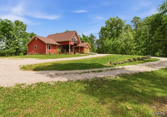 Photo 3 of Single family home for sale at 18418 Cir B Rd, Eminence, MO 65466 | MLS# MIS26056554 | Listing updated on 2026-09-02