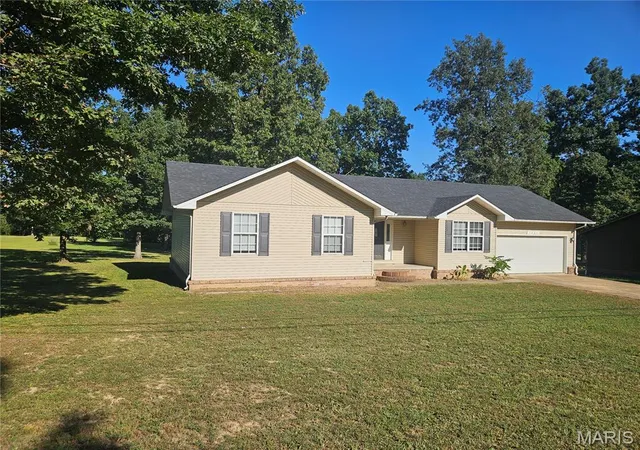 Photo 2 of Single family home for sale at 7402 Woodland Meadow Dr, Poplar Bluff, MO 63901 | MLS# MIS26056561 | Listing updated on 2026-09-02