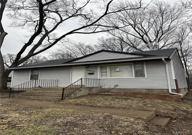 Single family home for sale at 6812 Brower Ct, Saint Louis, MO 63134 | MLS# MIS26056566
