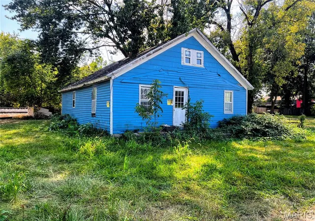 Photo 1 of Single family home for sale at 2001 Irwin St, Hannibal, MO 63401 | MLS# MIS26056569 | Listing updated on 2026-09-02