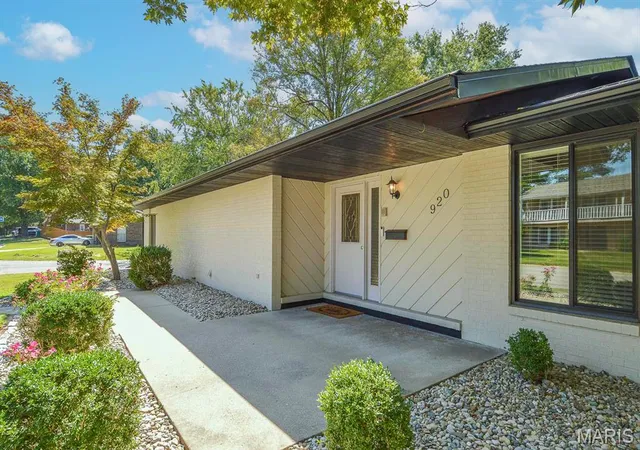 Photo 2 of Single family home for sale at 920 Reiss Rd, O Fallon, IL 62269 | MLS# MIS26056571 | Listing updated on 2026-09-14